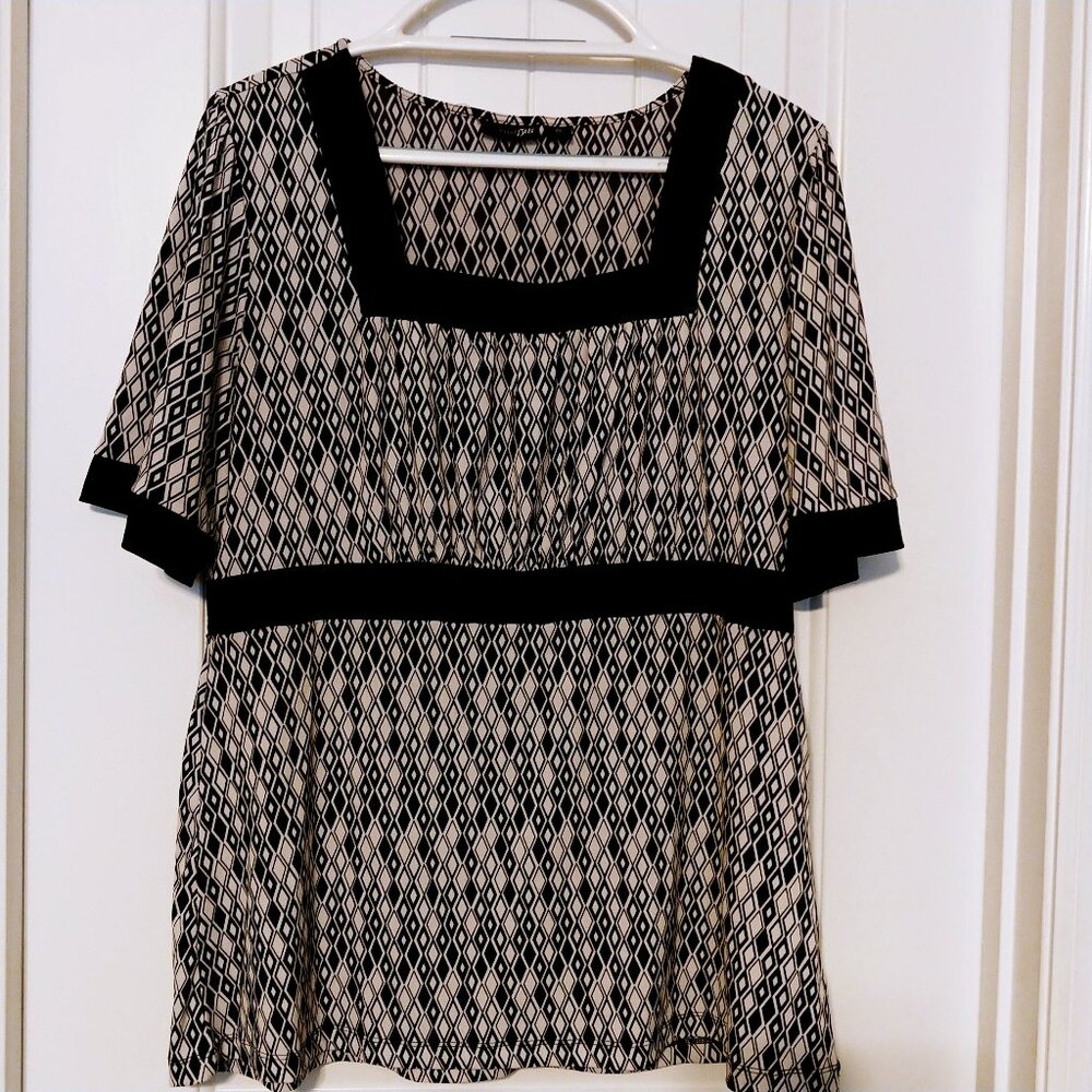 East 5th Square Neck Black and White Geometric Pattern Babydoll Blouse - Size XL